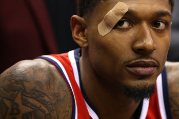 WASHINGTON, DC - NOVEMBER 20: Bradley Beal #3 of the Washington Wizards looks on after a collision on the court against the LA Clippers during the second half at Capital One Arena on November 20, 2018 in Washington, DC. (Photo by Will Newton/Getty Images)